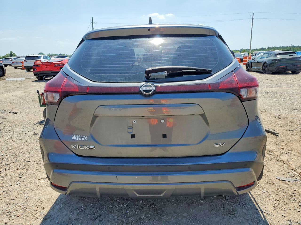 2024 NISSAN KICKS