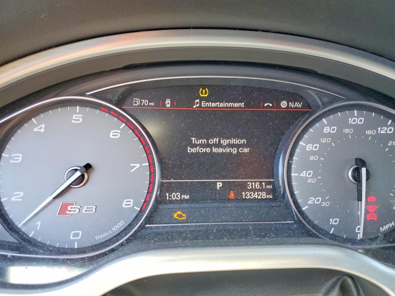2013 AUDI S8