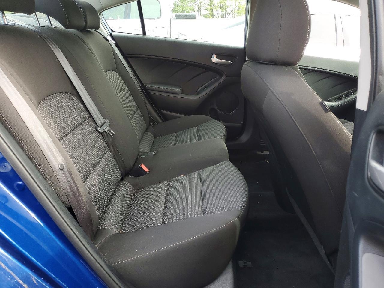 2017 KIA FORTE
