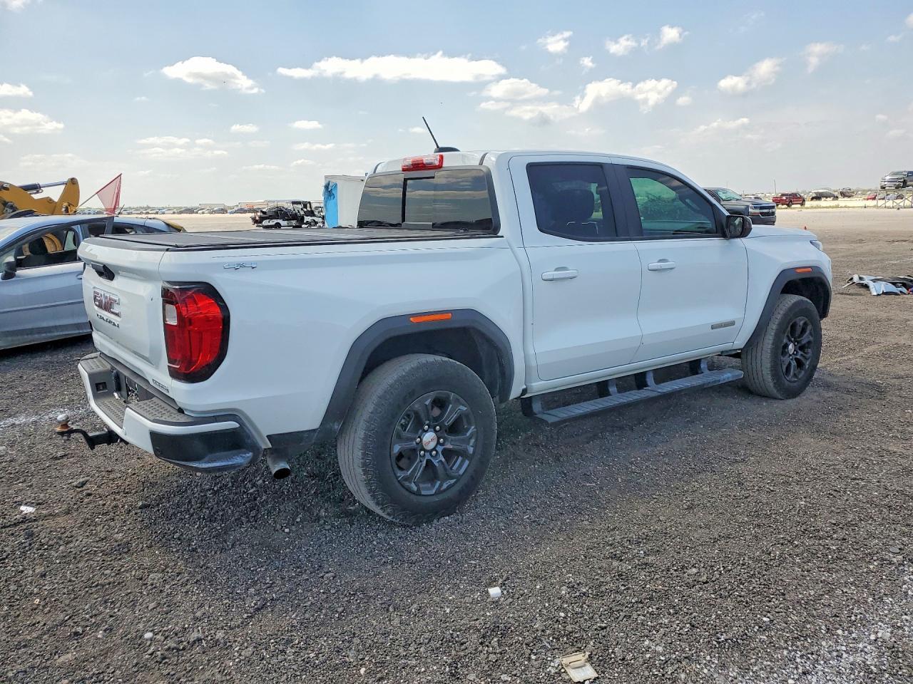 2023 GMC CANYON