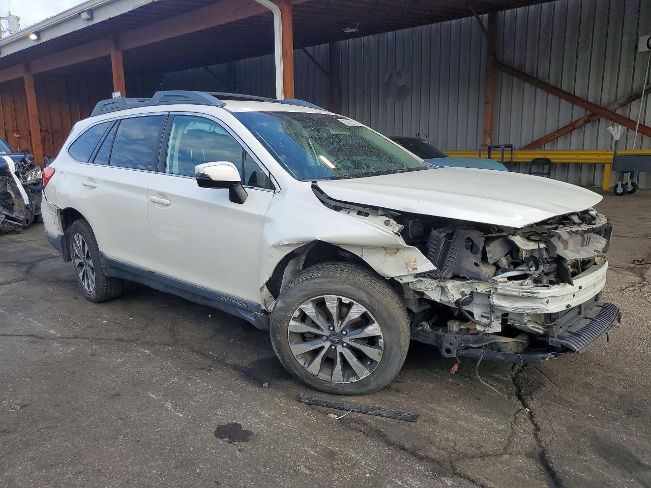 2015 SUBARU Outback