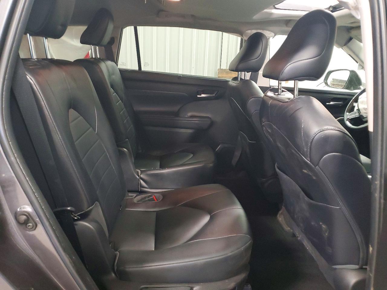 2022 TOYOTA HIGHLANDER
