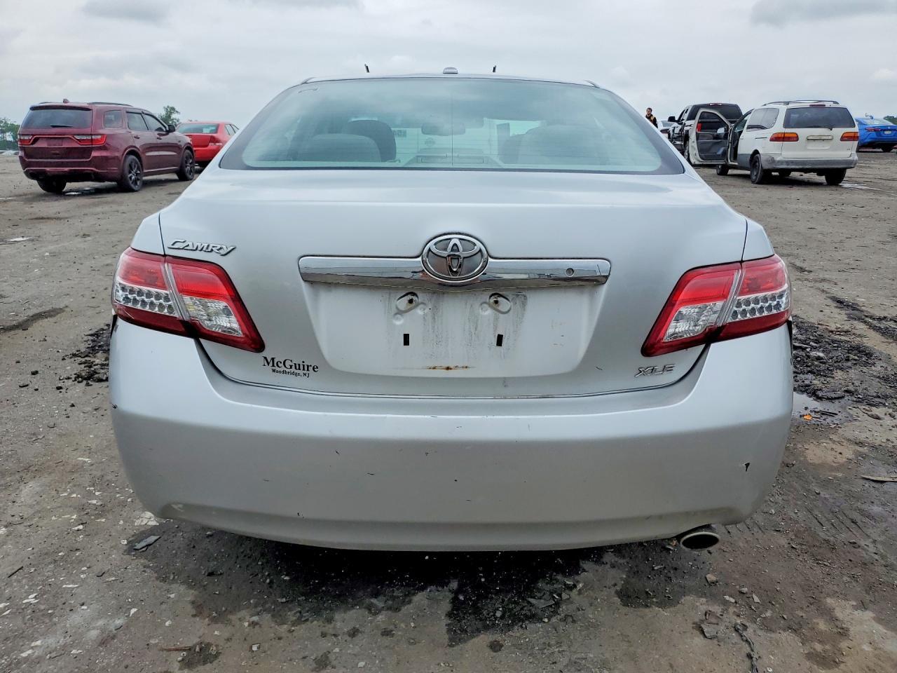 2011 TOYOTA CAMRY