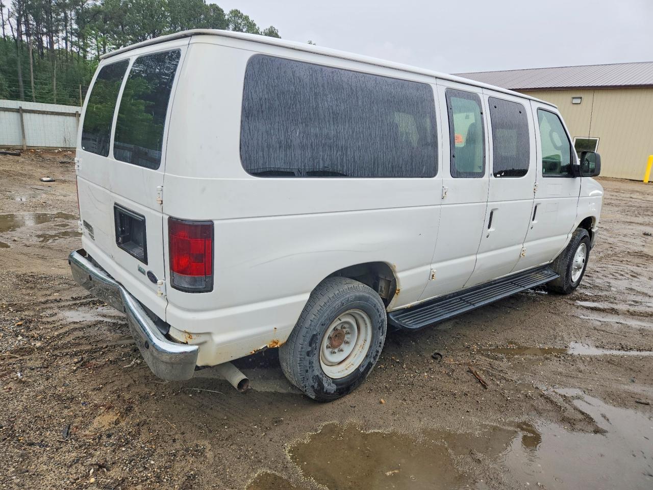 2009 FORD Econoline E350