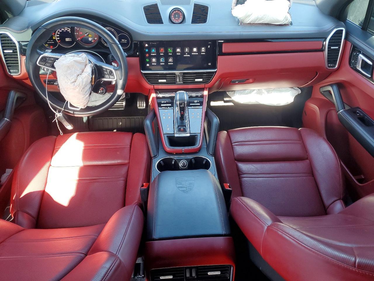 2022 PORSCHE CAYENNE