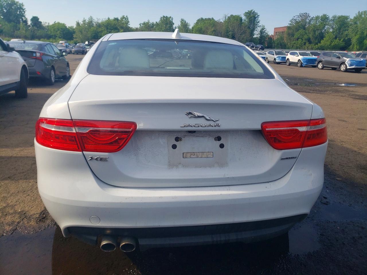 2017 JAGUAR XE