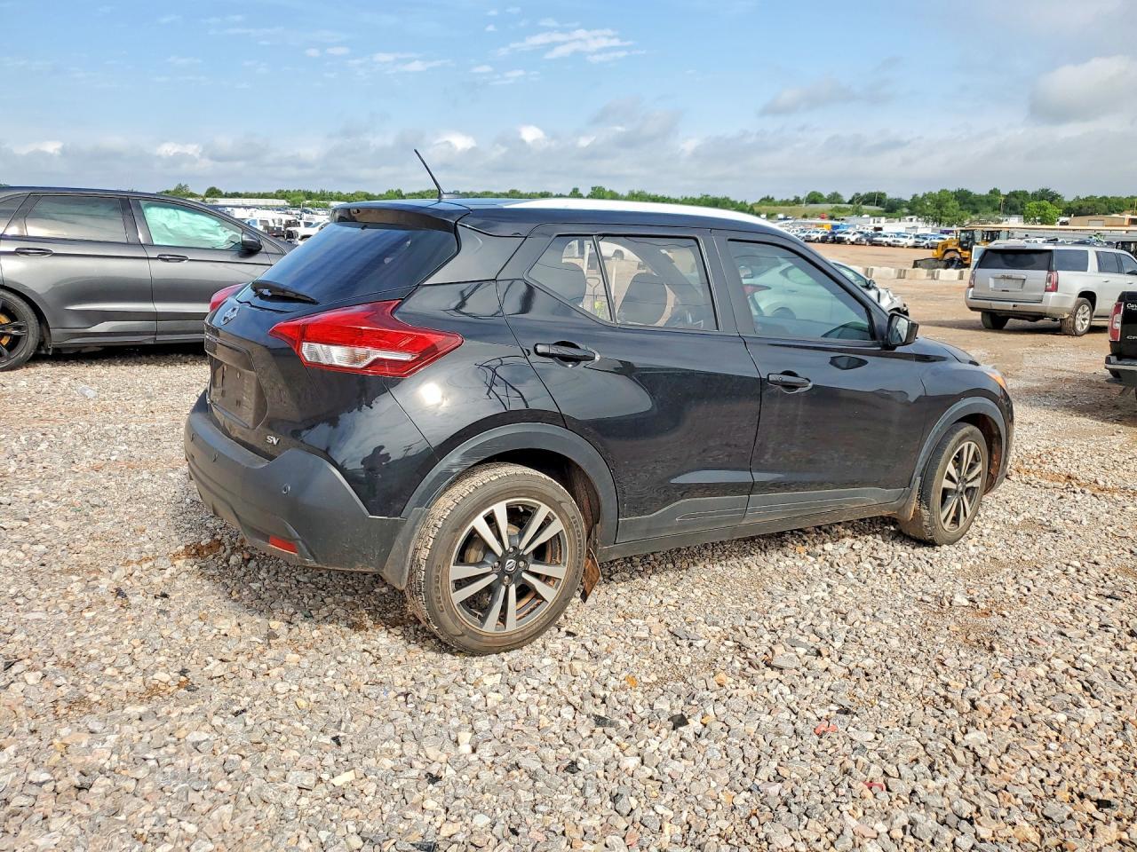 2020 NISSAN KICKS