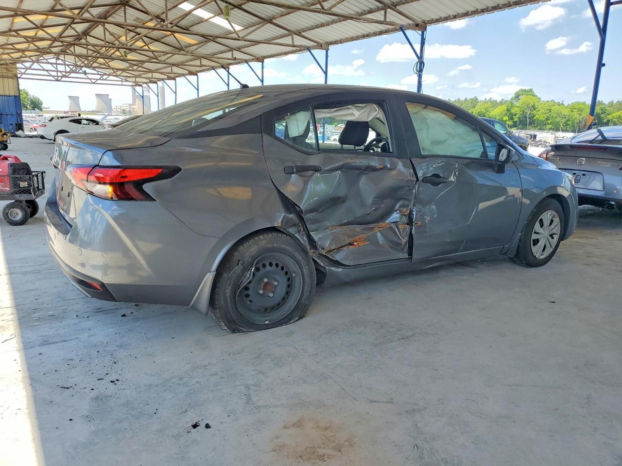 2021 NISSAN VERSA