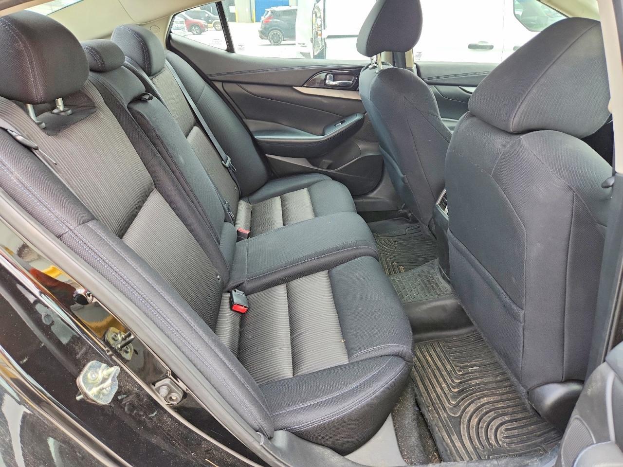 2016 NISSAN Maxima