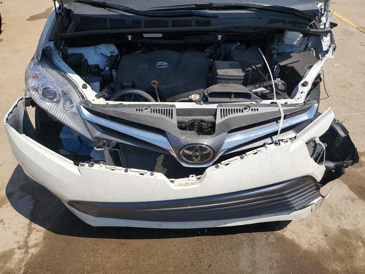 2019 TOYOTA SIENNA