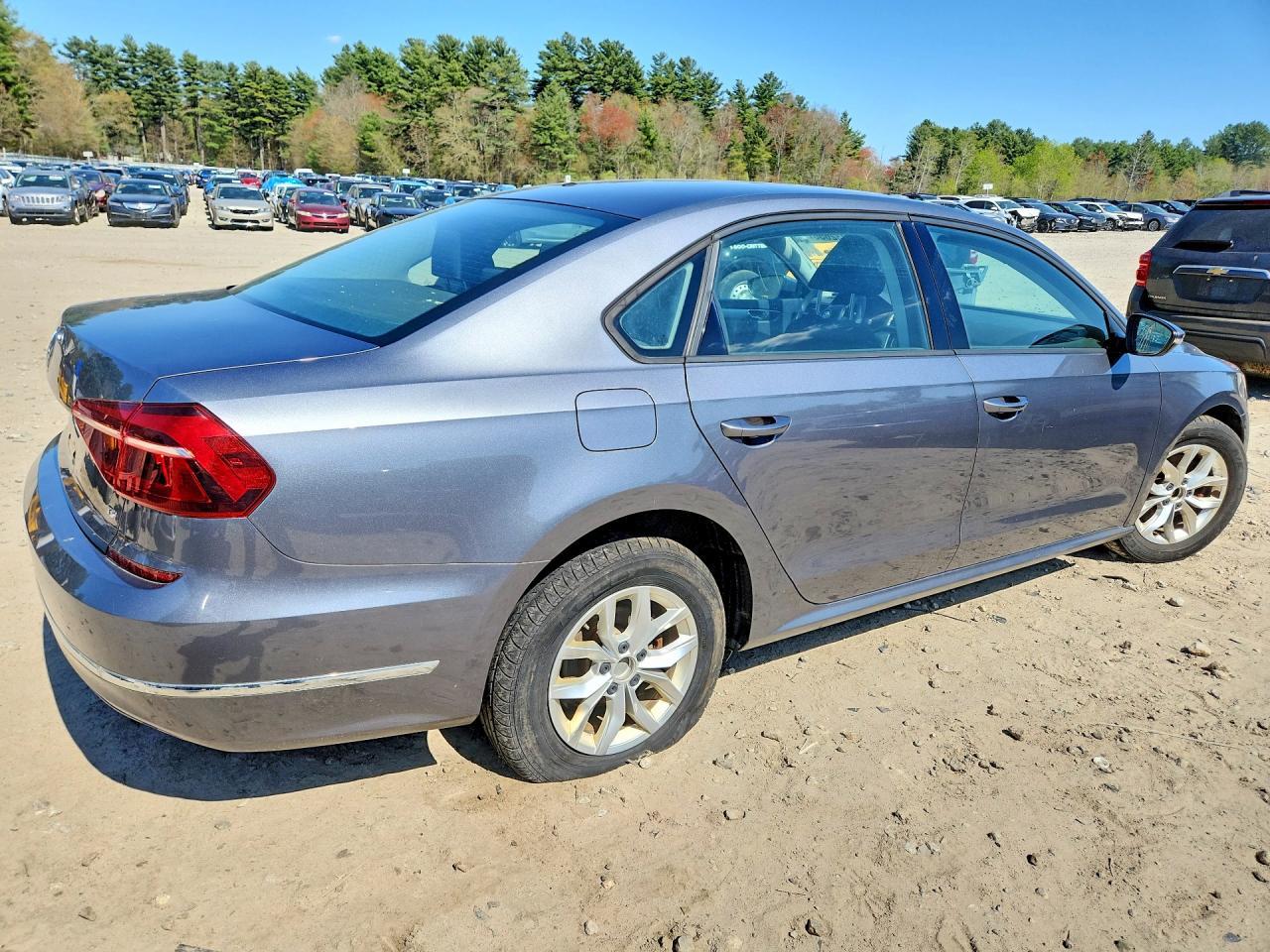 2018 VOLKSWAGEN Passat