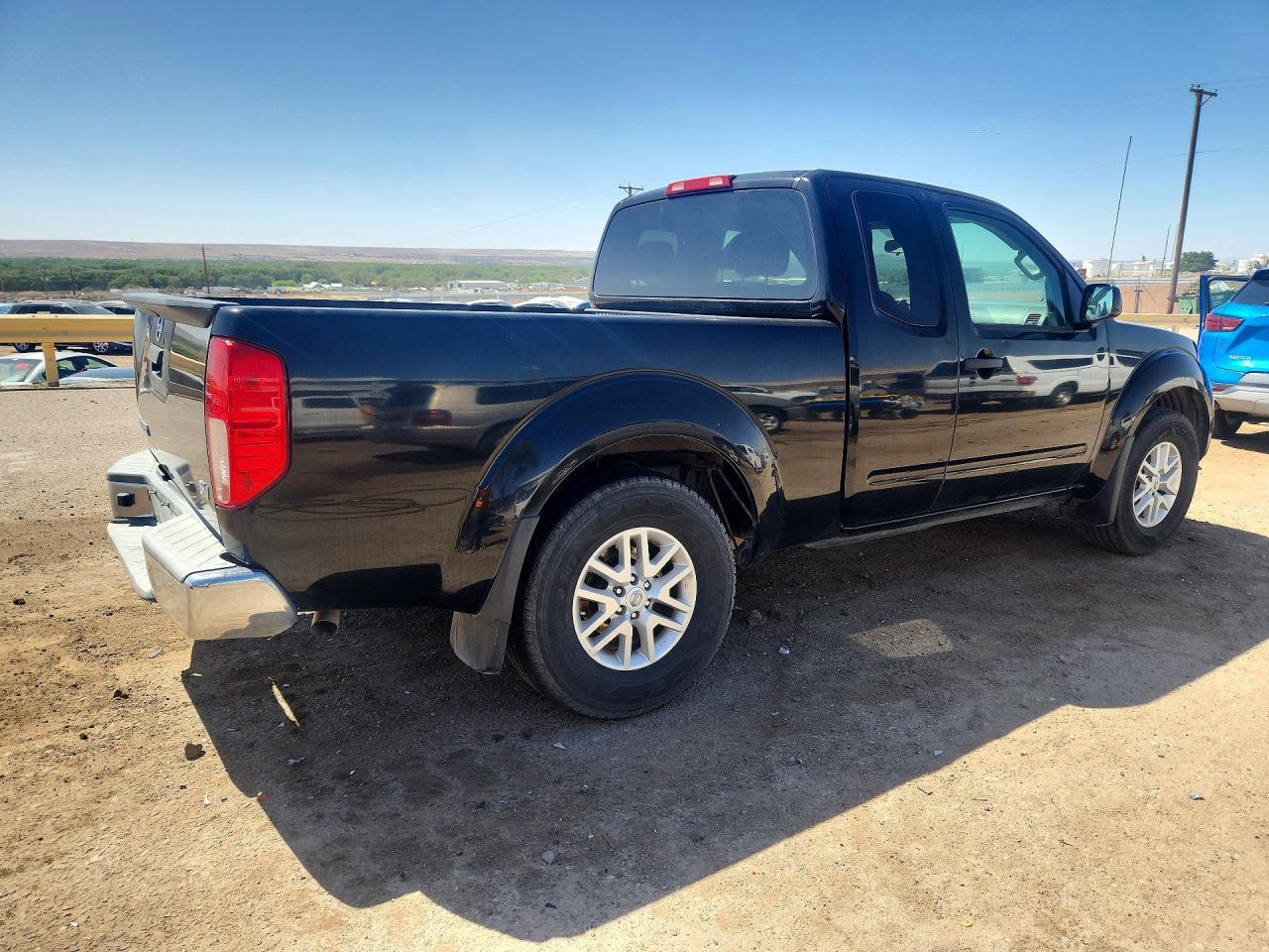2017 NISSAN Frontier