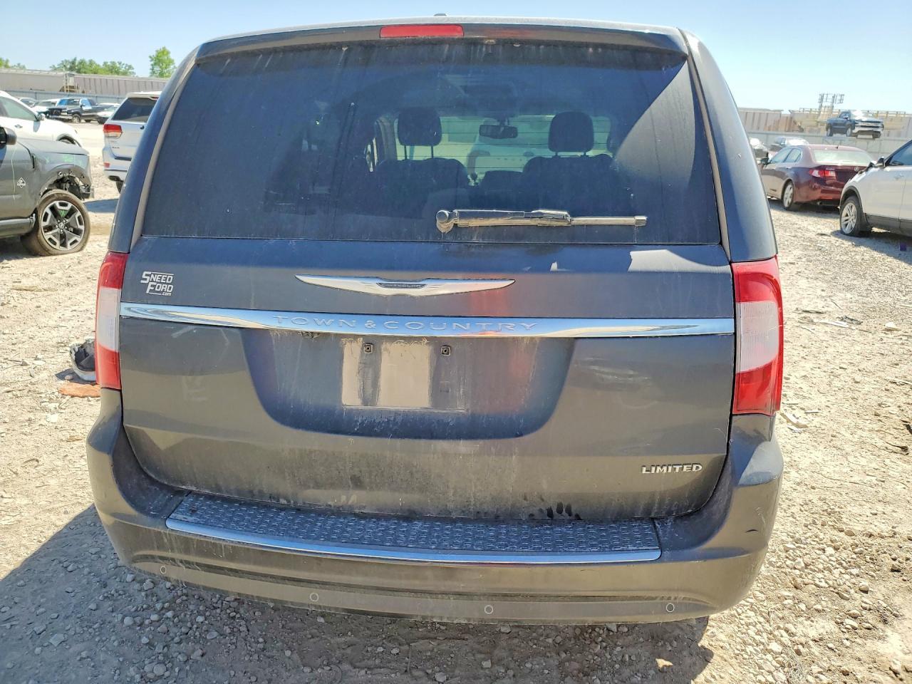 2016 CHRYSLER Town & Country