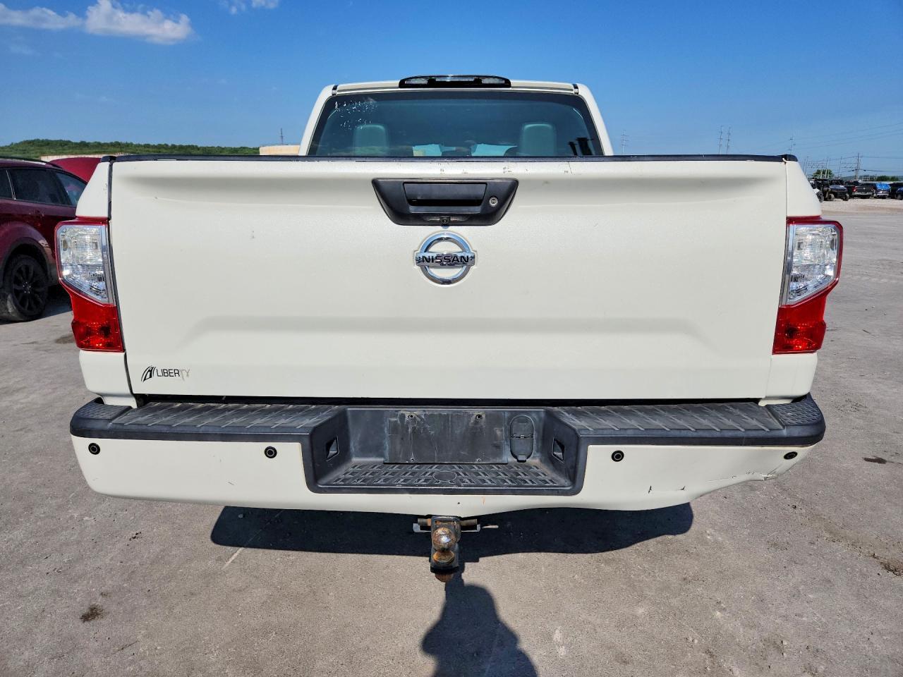 2017 NISSAN Titan