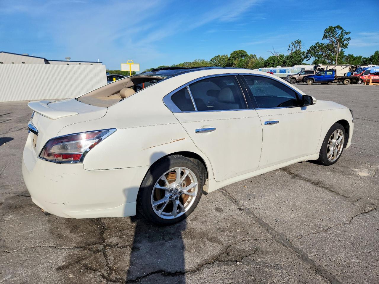 2014 NISSAN Maxima