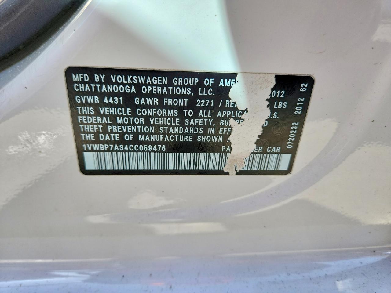 2012 VOLKSWAGEN Passat