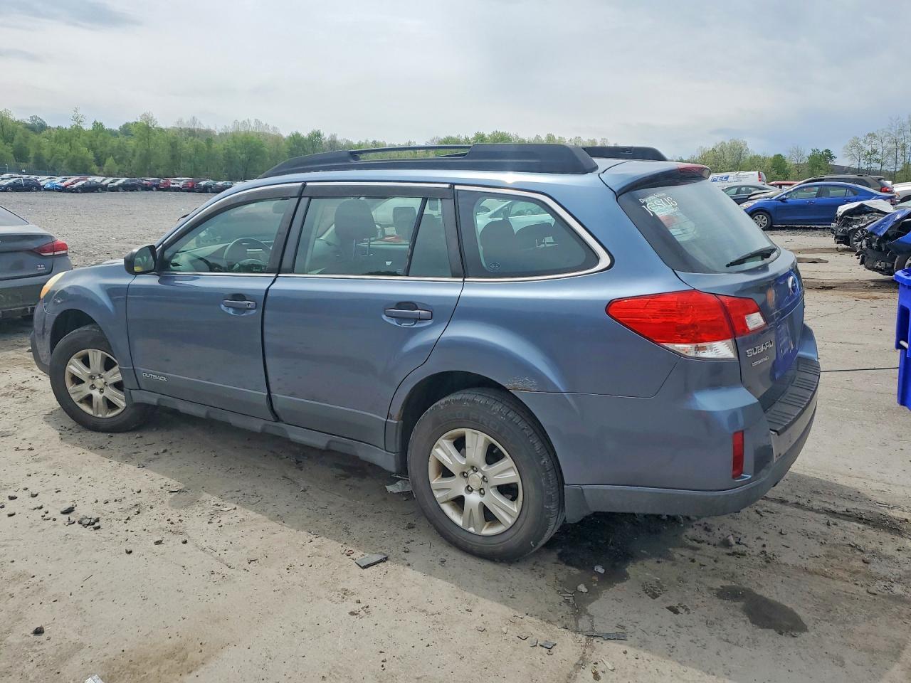 2013 SUBARU Outback