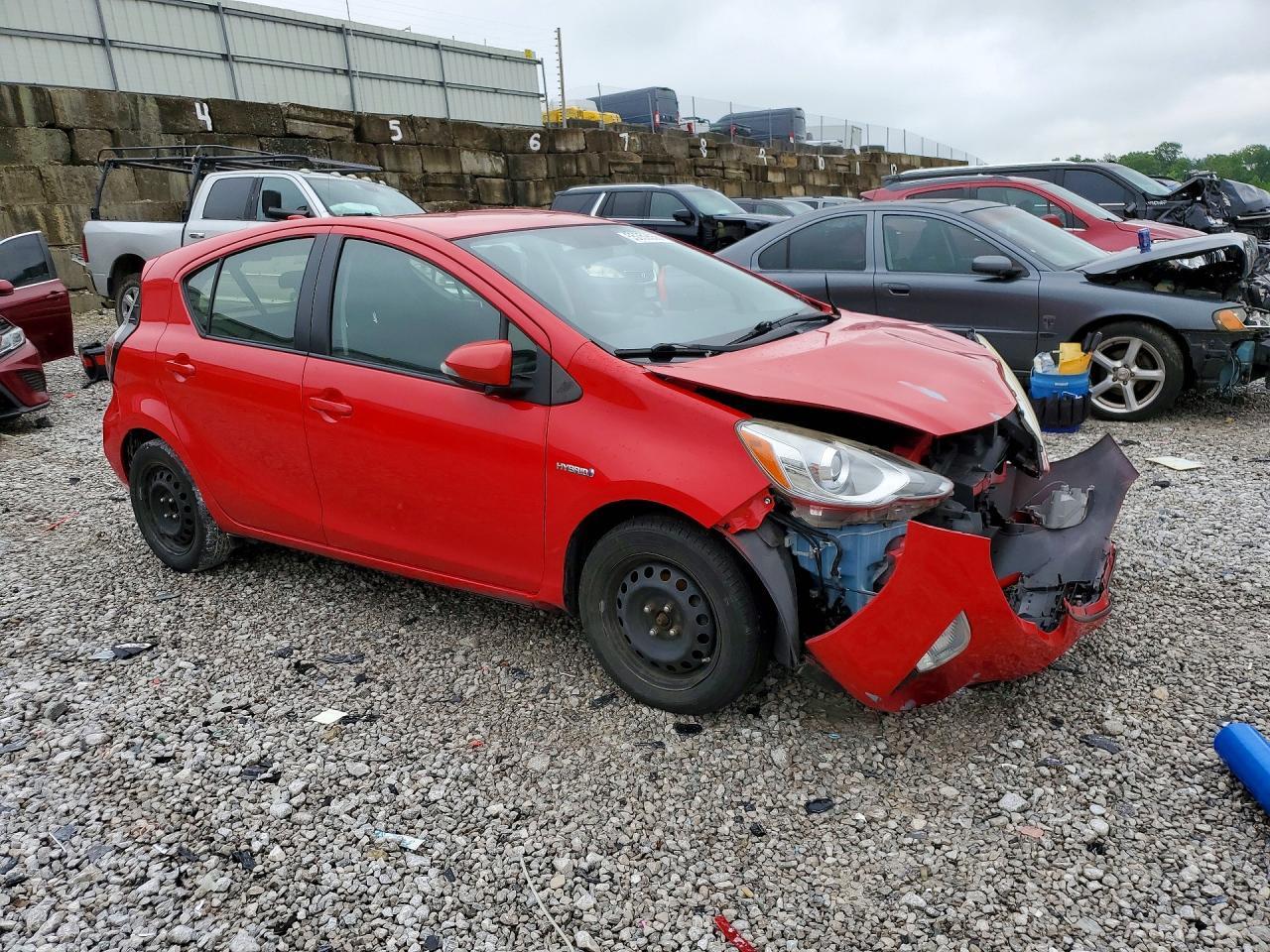 2016 TOYOTA Prius c