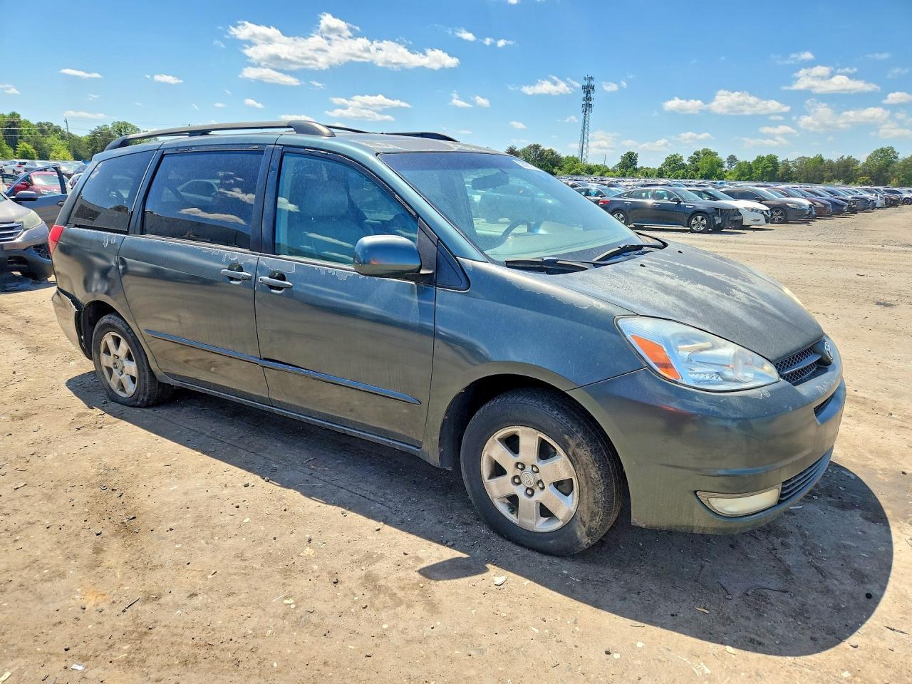 2004 TOYOTA SIENNA