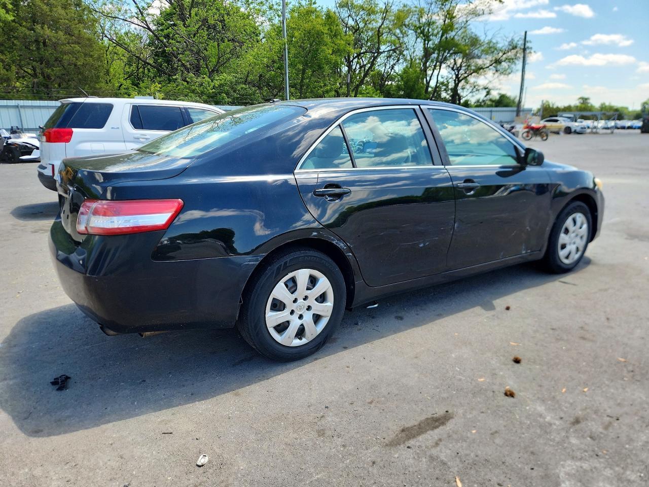 2011 TOYOTA CAMRY