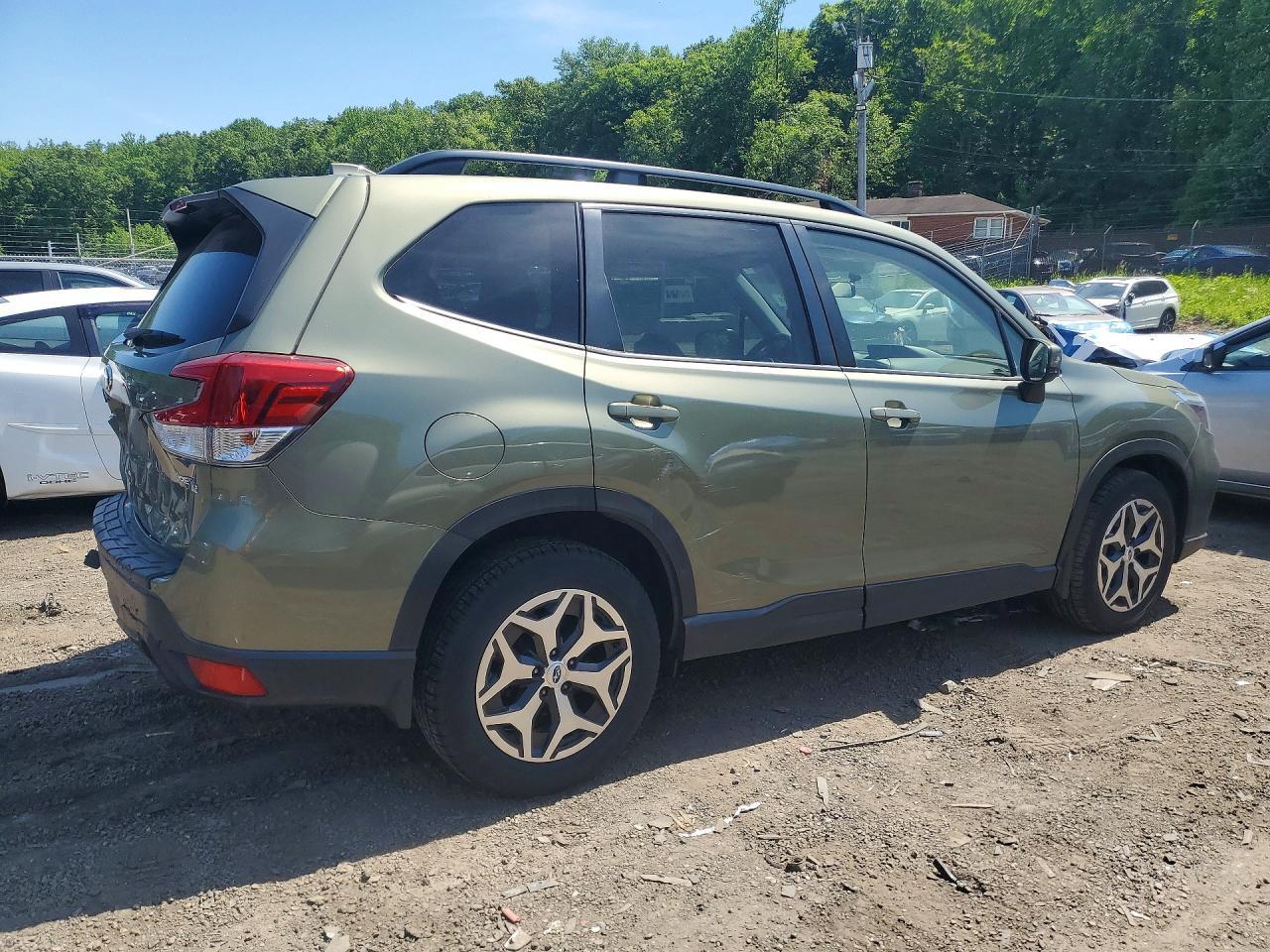 2021 SUBARU FORESTER