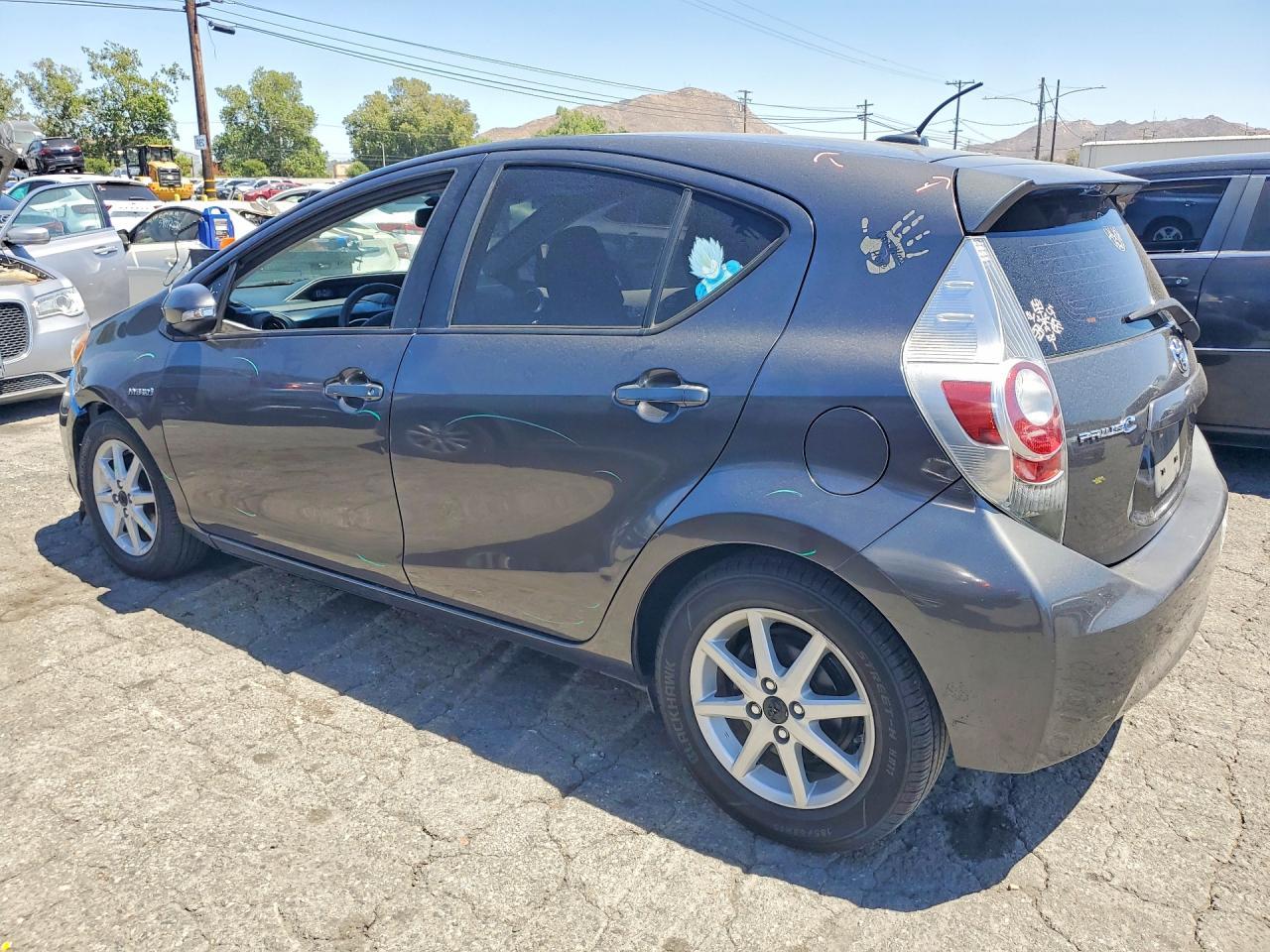 2014 TOYOTA Prius c