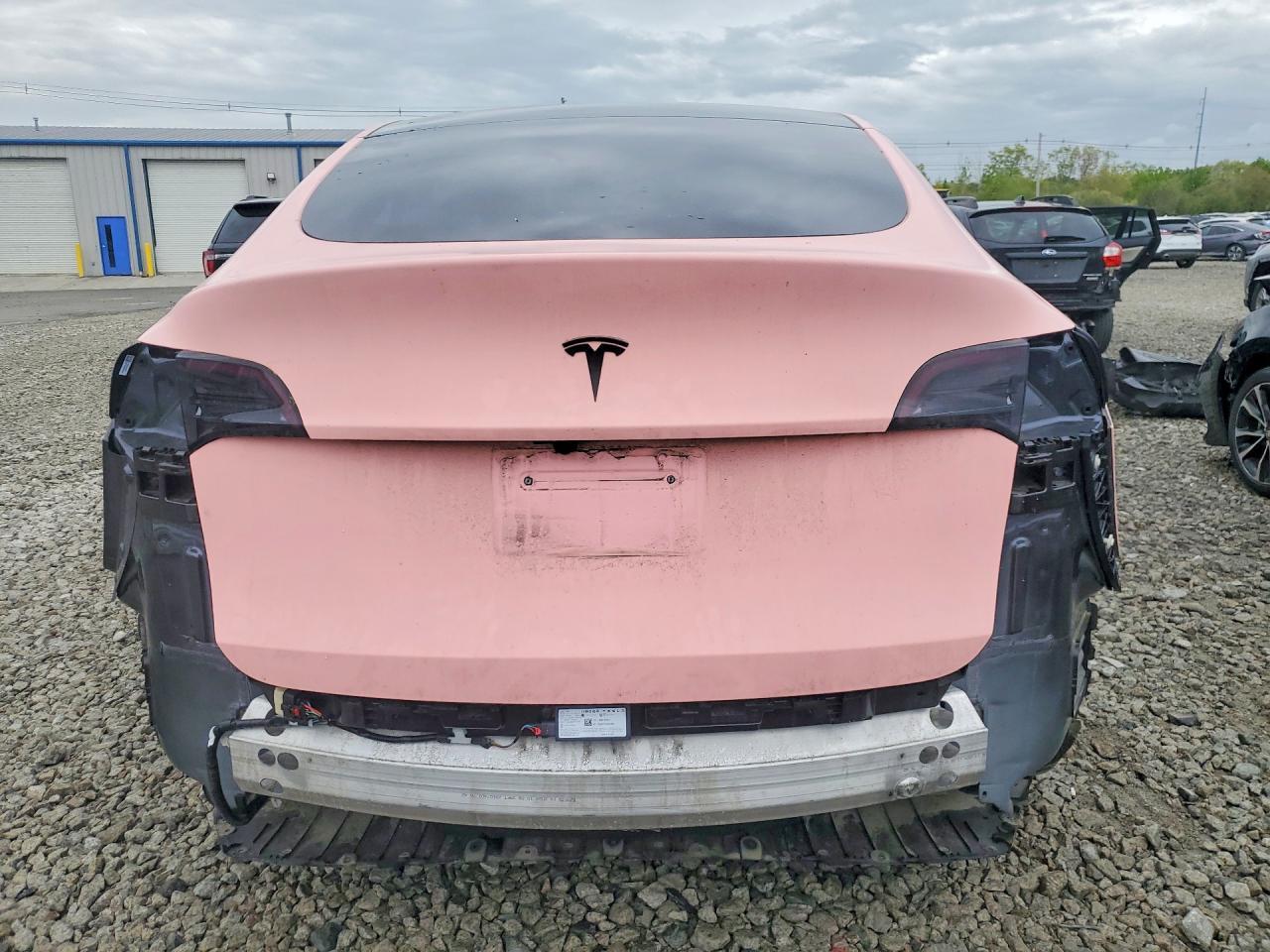 2024 TESLA MODEL Y