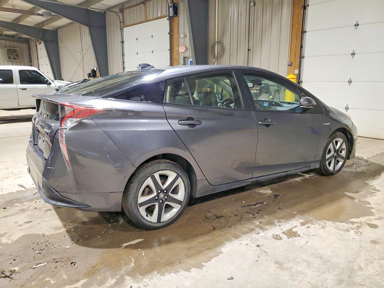2017 TOYOTA PRIUS