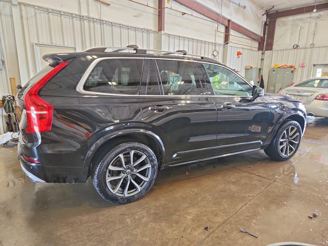 2016 VOLVO XC90