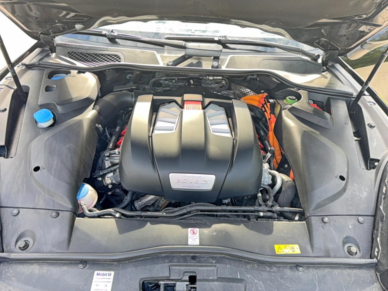 2016 PORSCHE CAYENNE