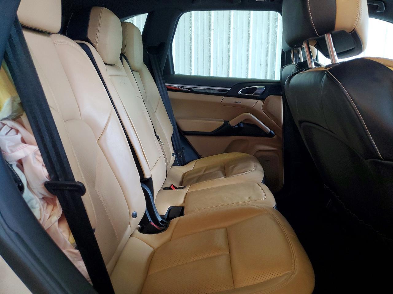 2018 PORSCHE CAYENNE
