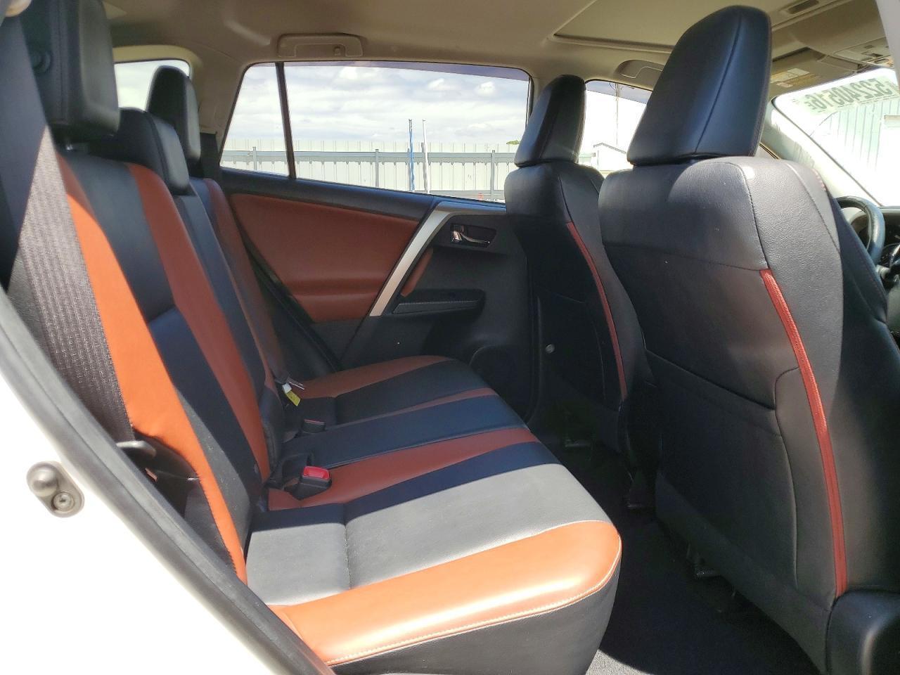 2014 TOYOTA RAV4