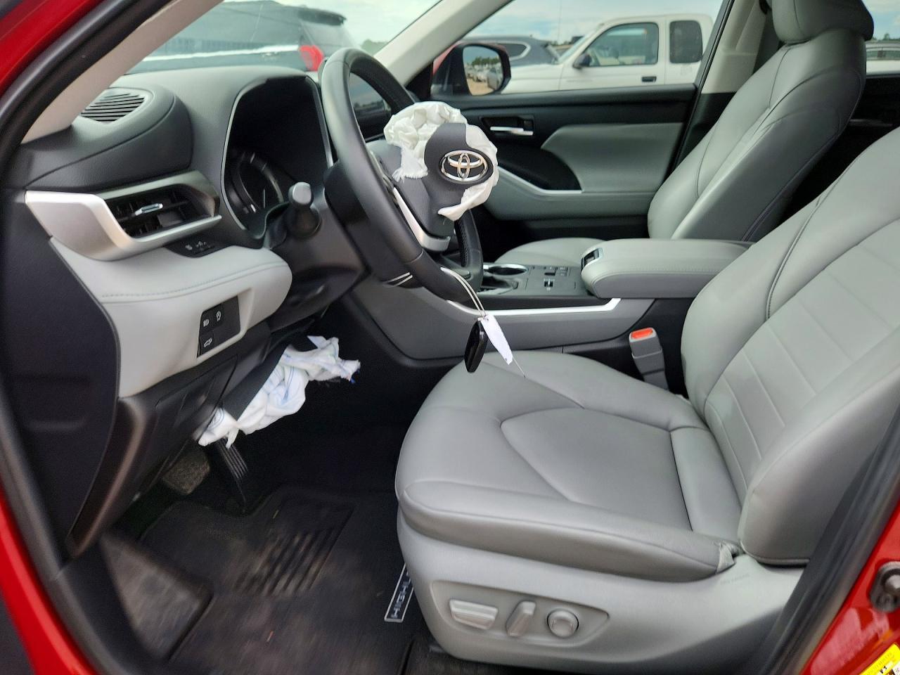 2024 TOYOTA HIGHLANDER