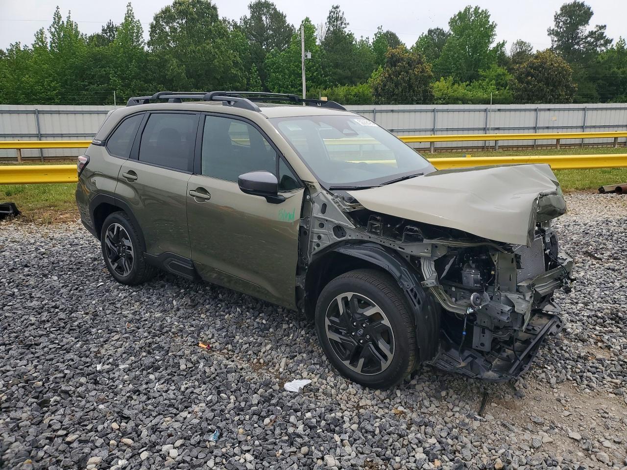 2025 SUBARU FORESTER