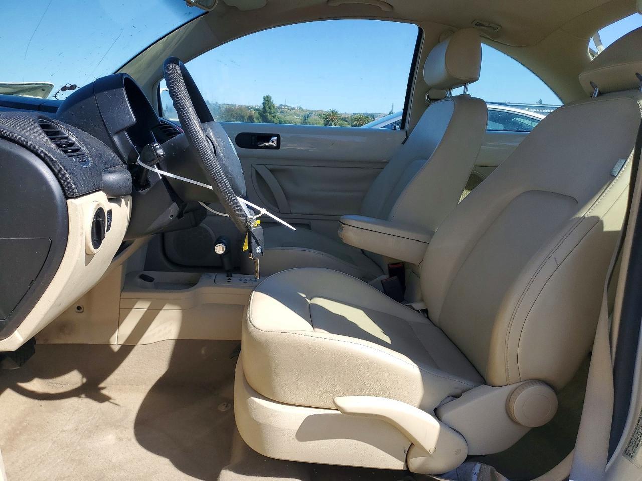 2006 VOLKSWAGEN Beetle