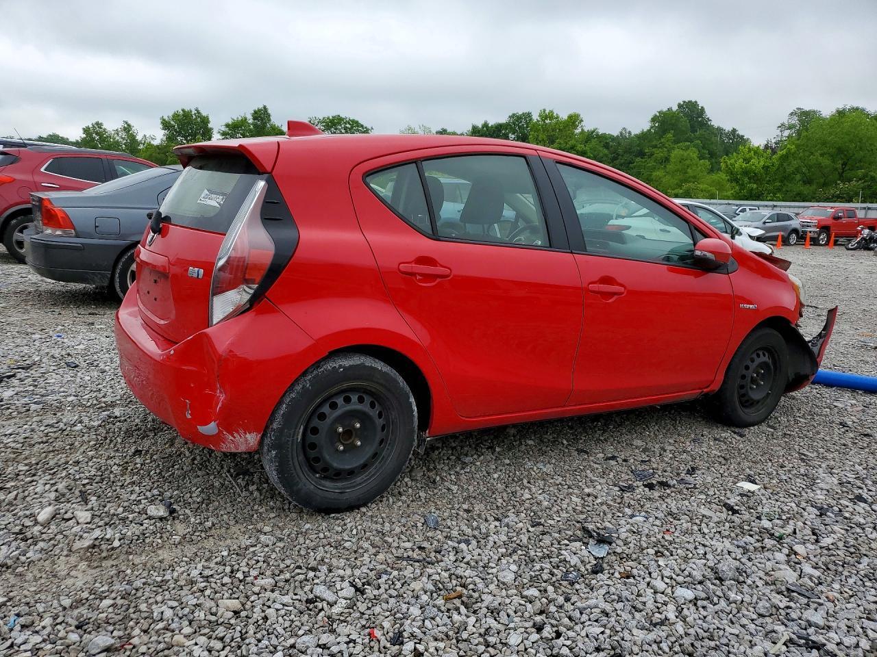2016 TOYOTA Prius c