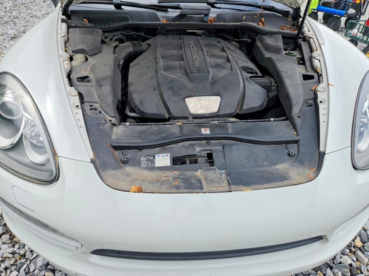2014 PORSCHE CAYENNE