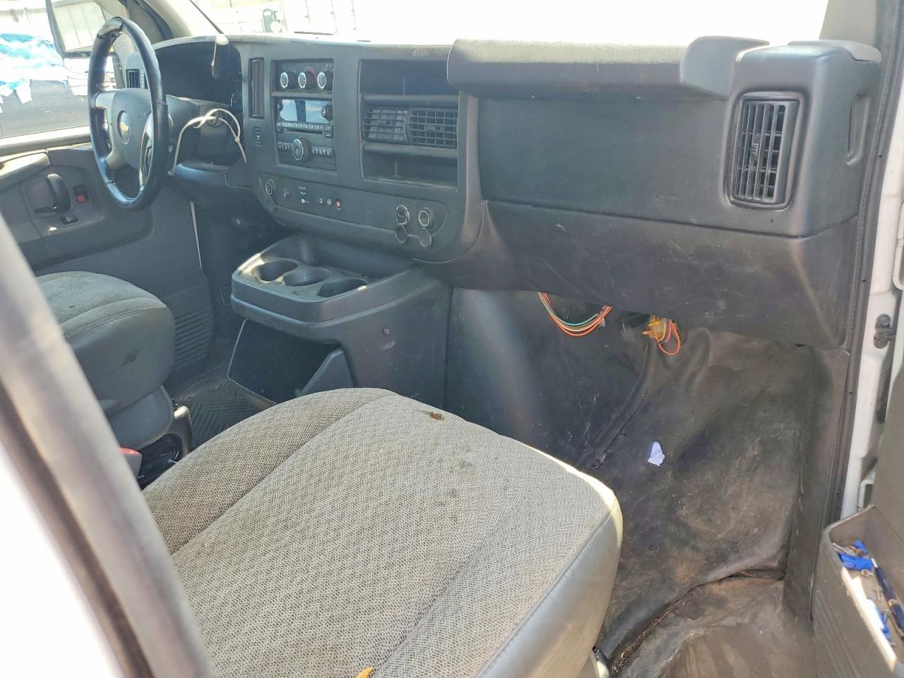 2014 CHEVROLET Express 3500