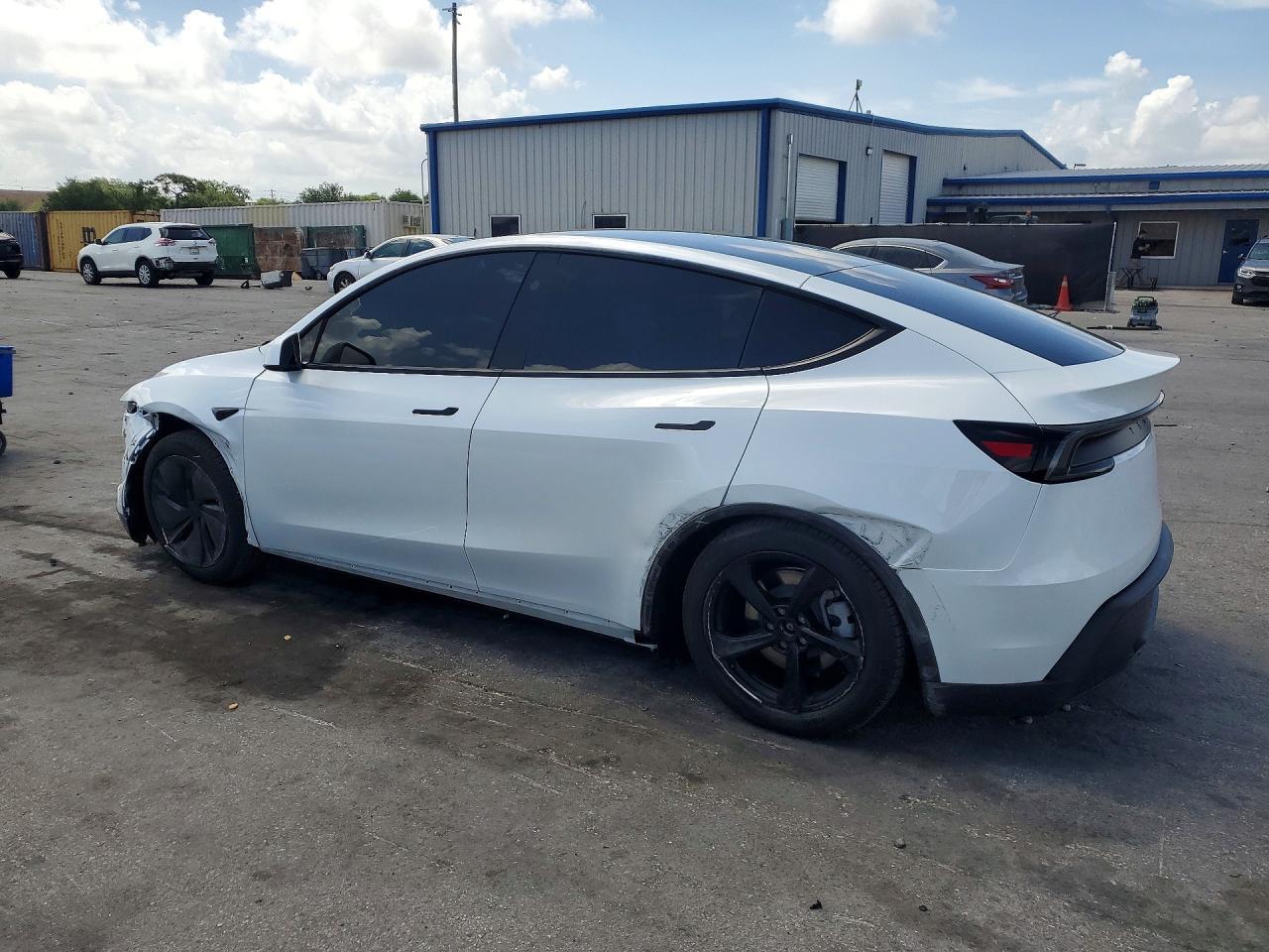 2026 TESLA MODEL Y