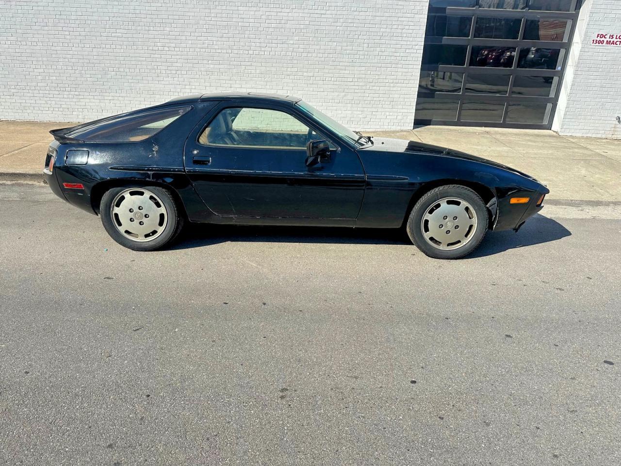 1982 PORSCHE 928