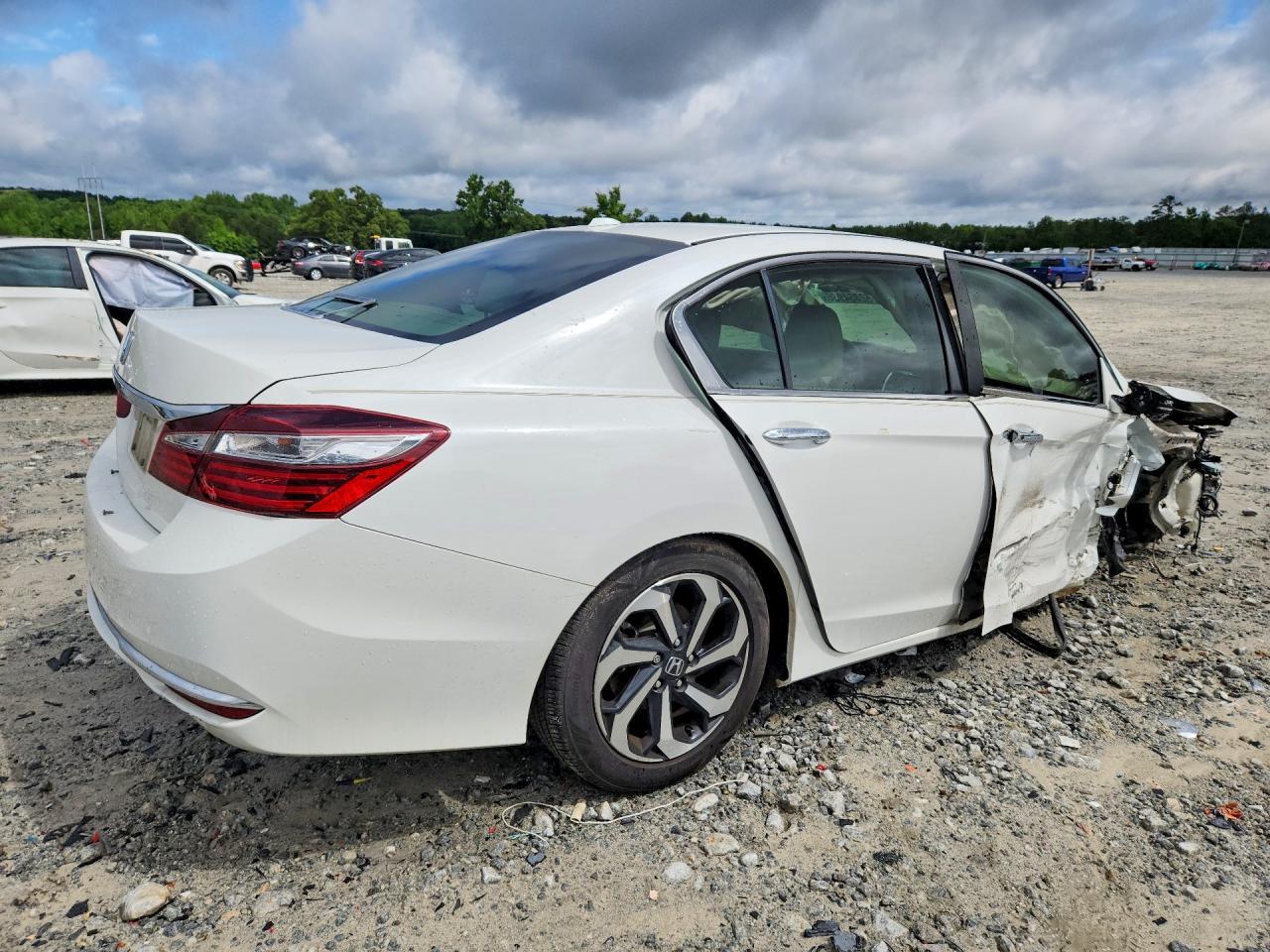 2017 HONDA ACCORD