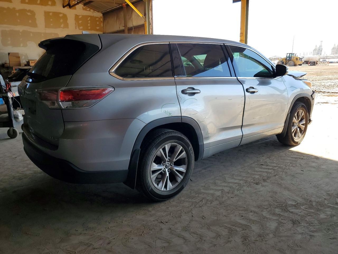 2016 TOYOTA HIGHLANDER