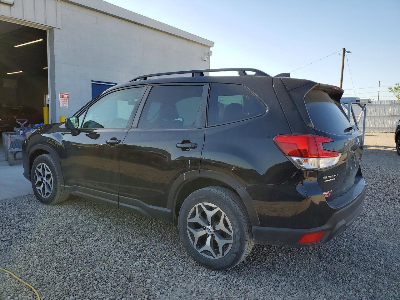 2022 SUBARU FORESTER
