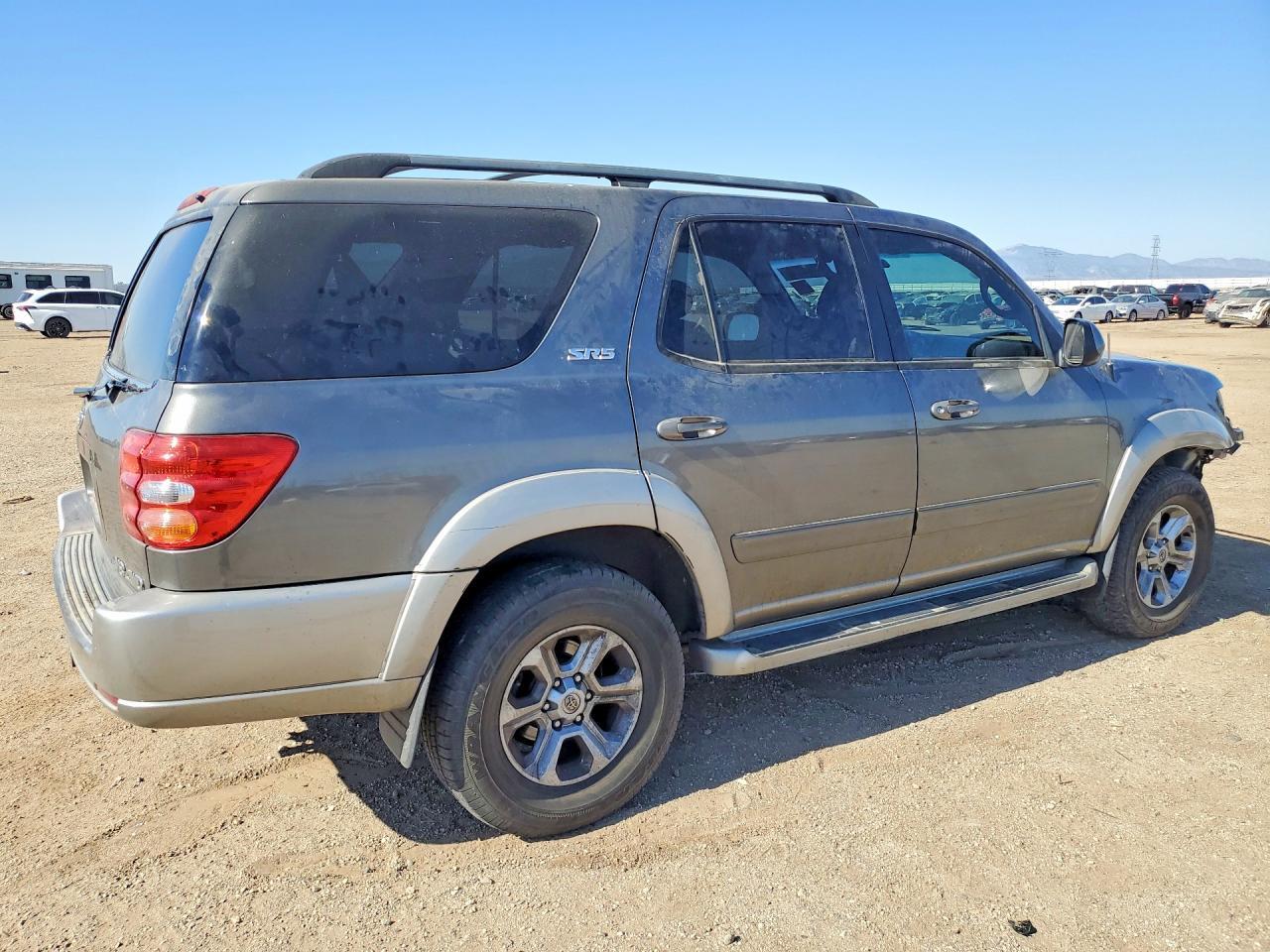 2004 TOYOTA Sequoia