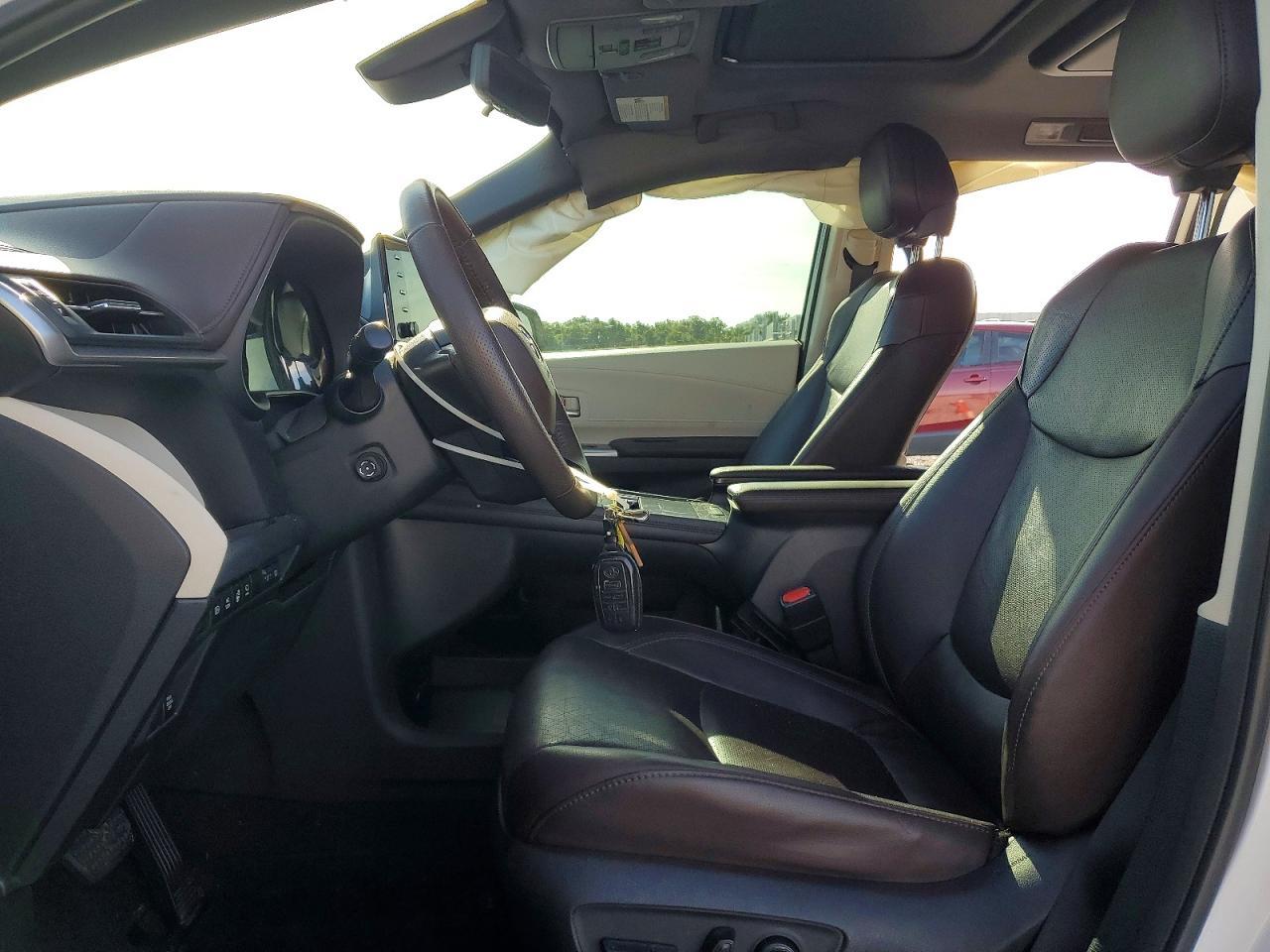 2022 TOYOTA SIENNA