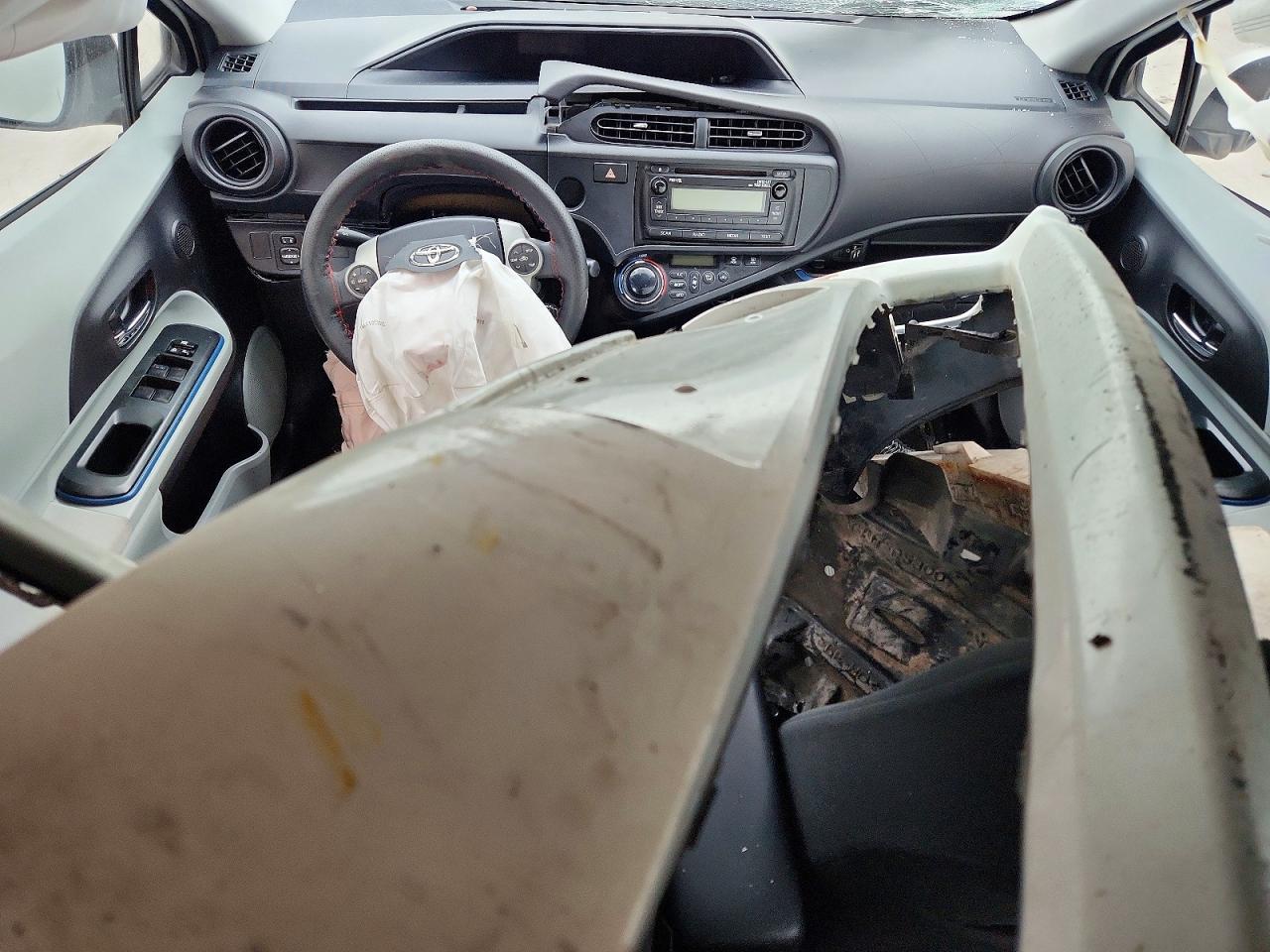 2013 TOYOTA Prius c