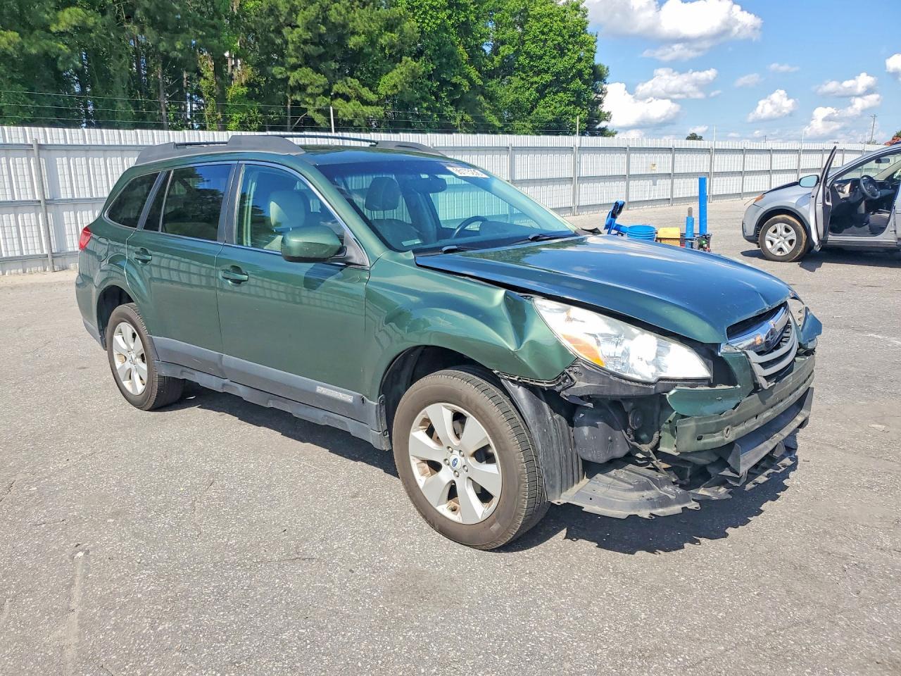 2012 SUBARU Outback