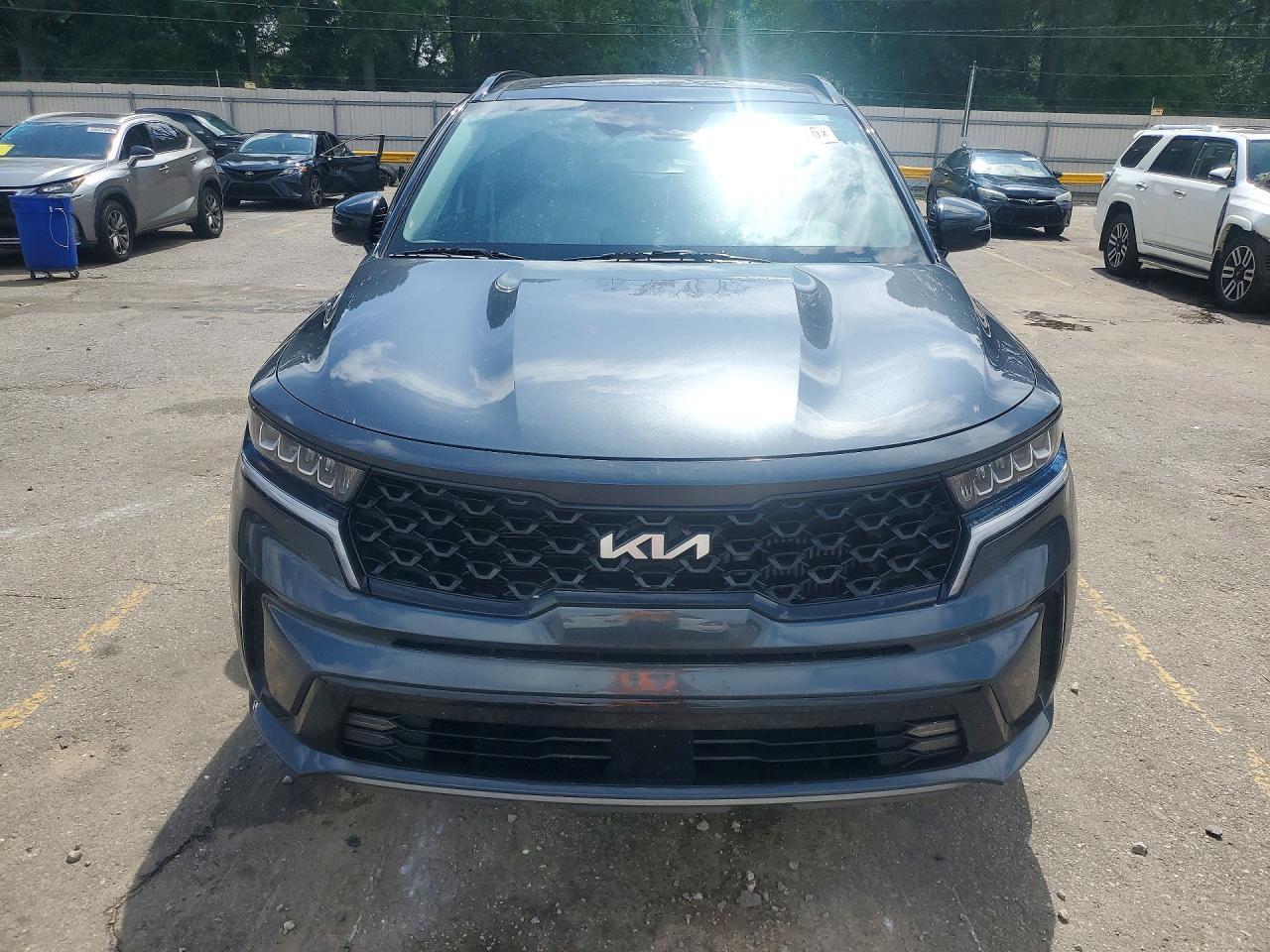 2022 KIA SORENTO