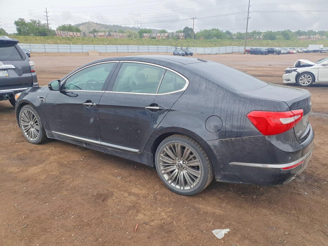 2015 KIA Cadenza