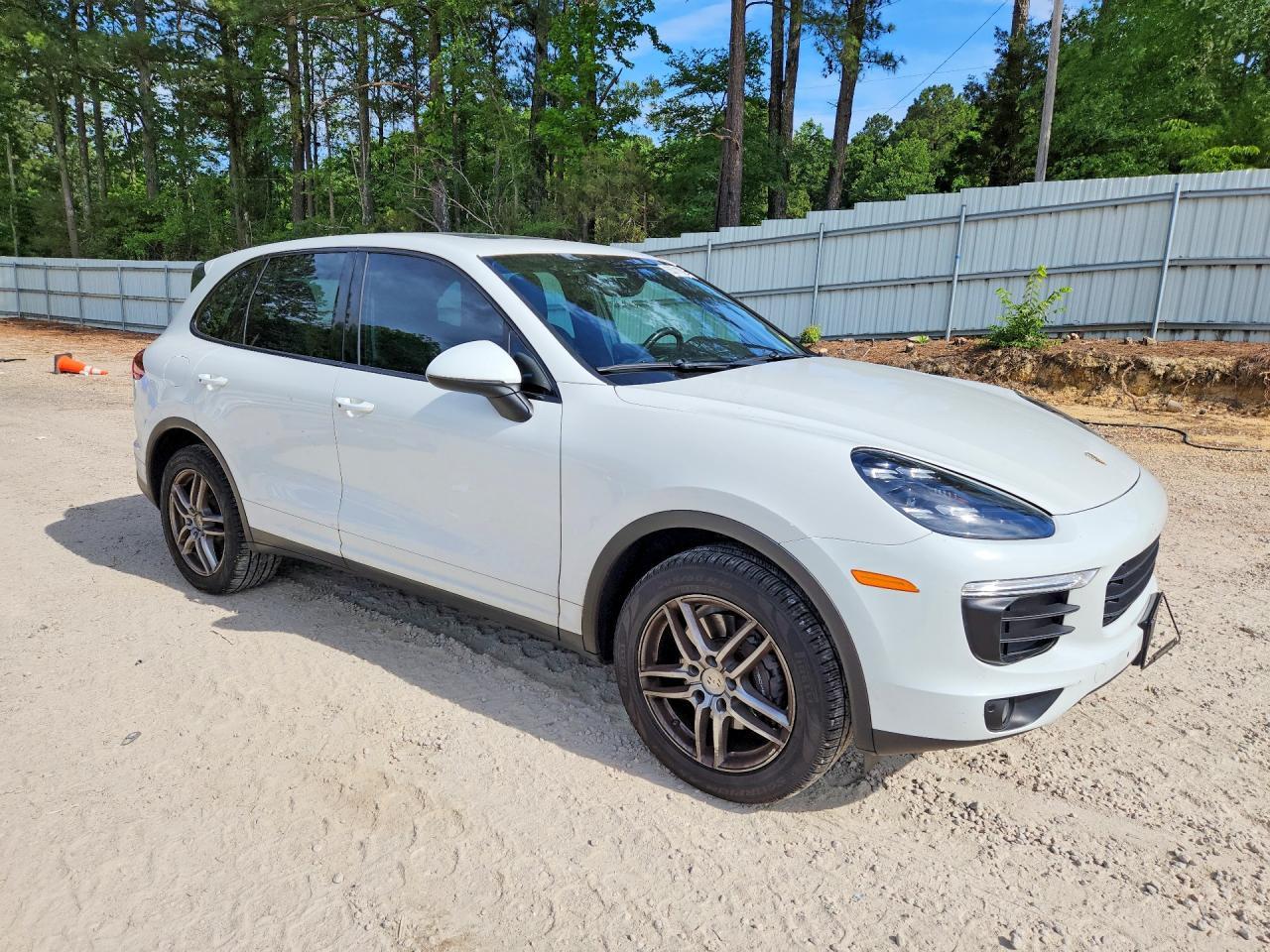 2016 PORSCHE CAYENNE